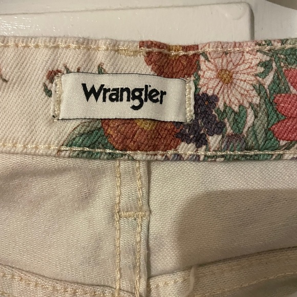Wrangler Floral High Rise Boot Pants - Picture 5 of 6